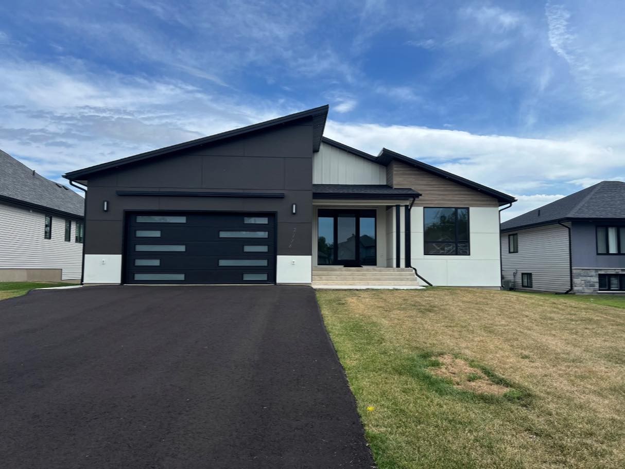 2774 King George's Park Drive