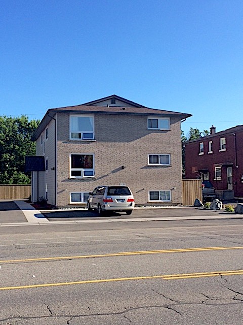 2616 Victoria Ave E - 3
